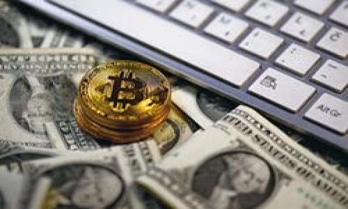   如何安全有效地管理您的比特币钱包及其余额 / 
 guanjianci 比特币钱包, 比特币管理, 比特币安全, 加密货币 /guanjianci 

## 内容主体大纲

1. **引言**
   - 比特币的流行与重要性
   - 适合大众的比特币管理概念

2. **什么是比特币钱包**
   - 比特币钱包的定义
   - 比特币钱包的种类(在线钱包、桌面钱包、硬件钱包、纸钱包)

3. **如何选择合适的比特币钱包**
   - 安全性与便利性的平衡
   - 适合初学者的选择
   - 适合有经验用户的选择

4. **比特币钱包中的余额管理**
   - 各种余额的性质（可用余额、锁定余额等）
   - 如何查看和更新余额

5. **比特币安全的最佳实践**
   - 密码保护与双重认证
   - 如何防止钓鱼攻击
   - 定期备份和恢复钱包

6. **使用比特币钱包进行交易**
   - 如何发送和接收比特币
   - 交易手续费的计算
   - 交易确认的机制

7. **常见问题解答**
   - 比特币钱包的恢复过程
   - 遇到问题时该联系谁
   - 如何处理丢失的比特币

8. **结论**
   - 重申比特币管理的重要性
   - 鼓励用户更深入地了解及操作

---

### 1. 引言

比特币作为一种创新的数字货币，自诞生以来便不断受到关注。随着越来越多的人了解比特币的优势，如何管理比特币钱包及其余额逐渐成为了一个热门话题。虽然比特币的价值波动较大，但是安全有效的管理还是至关重要的。这篇文章旨在为大众用户提供一个易于理解的比特币钱包管理方式。

### 2. 什么是比特币钱包

比特币钱包是一个用来存储和管理比特币的数字工具。它并不是一个实体的钱包，而是一个提供比特币存储、发送和接收功能的软件或者硬件。这些钱包可以分为几种类型。首先是最常见的在线钱包，例如Coinbase等，这类钱包方便易用，但安全性相对较低。其次是桌面钱包，它们安装在用户的电脑上，比如Electrum等，虽然安全性较高，但也容易受到计算机病毒的攻击。另外还有硬件钱包，如Ledger, Trezor等，因其更高的安全性而受到投资者的喜爱；最后是纸钱包，顾名思义，就是将比特币私钥和公钥打印在纸上，虽然极为安全，但使用起来也比较麻烦。

### 3. 如何选择合适的比特币钱包

选择合适的比特币钱包是管理比特币余额的重要一步。初学者在选择钱包时，应该侧重于用户体验与安全性。例如，如果您是一名新手，可能会选择一个在线钱包，因其非常方便。而对于有经验的用户，则可以选择硬件钱包，以提升安全性。在选择过程中，您还需要考虑以下几个因素：钱包的支持平台（手机、电脑等）、交易手续费、企业信誉以及用户的个人需求。

### 4. 比特币钱包中的余额管理

在比特币钱包中，余额的管理显得至关重要。比特币交易中的余额分为几种不同的性质。可用余额是指您可以用来发送的比特币，而锁定余额则是不可以使用的部分，可能是由于正在进行的交易导致。在使用比特币钱包时，您可以通过手机应用或者电脑客户端快速查看余额，并进行更新。在余额管理的过程中，及时记账和监控也是非常重要的，以确保不会出现错误或漏掉重要的交易。

### 5. 比特币安全的最佳实践

安全是使用比特币钱包关键的一部分。首先，强密码保护是非常重要的，确保您的钱包无法被他人轻易访问。此外，启用双重认证也能增强钱包的安全性，增加一层防护措施。同时，尽量避免在公共场合使用比特币钱包，以减少钓鱼攻击的风险。最后，不要忘记定期备份您的钱包，这样您可以在意外情况下随时恢复您的资产。

### 6. 使用比特币钱包进行交易

使用比特币钱包进行交易时，最基本的操作是发送和接收比特币。发送比特币需要您知道对方的钱包地址，并支付一定的交易手续费。交易手续费的结构比较复杂，可以根据网络拥挤程度而变化。在完成交易后，您需要等待交易确认，这个过程依赖于区块链技术，可能会有不同的确认时间。理解这些交易过程，不仅能帮助您更好地管理余额，也能提升使用比特币的经验。

### 7. 常见问题解答

当您使用比特币钱包时，可能会遇到不少问题。比如，当您的钱包遭到破坏或者遗失，您该如何进行恢复？恢复过程多种多样，从助记符到私钥都能帮助找到丢失的比特币。倘若遇到其他技术问题，联系钱包服务提供商的客服团队通常是最有效的方式。此外，如何应对丢失的比特币某种程度上可能无法解决，但了解相关流程也对您今后管理比特币有帮助。

### 8. 结论

总的来说，管理比特币钱包是一项复杂但并非不可能的任务。通过关注安全性、选择合适的钱包、有效管理余额以及熟知基本操作，每一个用户都可以在数字货币的世界中游刃有余。希望本文的信息能够帮助到各位比特币用户，让大家安全、顺利地享受数字货币的魅力。

### 相关问题探讨

1. **比特币钱包的恢复过程**  
   比特币钱包的恢复过程对于用户来说是非常重要的。当钱包丢失或被损坏时，如何通过助记符或私钥找回钱包资产是一个关键步骤。提供详细信息包括如何使用助记符进行恢复，以及在使用不同钱包时的具体步骤。

2. **遇到问题时该联系谁**  
   当用户在使用比特币钱包时遭遇问题时，能直接联系到哪个机构或者服务商是非常重要的。说清楚联系的具体方式，包括如何寻找官方支持及社区支持。

3. **如何处理丢失的比特币**  
   一旦比特币丢失，实际上大部分情况下无法找回，但用户需要了解一些基本的防范措施，以及一旦发现丢失后应该采取的第一步。

4. **哪些因素会影响比特币交易的确认时间**  
   交易的确认时间受多个因素影响，包括网络拥堵情况、交易费用设置等。用户应了解如何在发送交易时选择合适的手续费，以便提高交易确认的速度。

5. **比特币钱包的私钥与公钥的区别**  
   私钥和公钥是比特币钱包中的重要组成部分。详细阐述两者的不同、安全性要求，并告知用户应如何安全保管私钥。

6. **比特币钱包的种类及其适用人群**  
   比特币钱包有多种类型，适合不同需求的用户。可分别分析在线钱包、桌面钱包、硬件钱包及纸钱包的优势与劣势，帮助用户选择适合自己的钱包。

7. **如何避免比特币交易中的常见错误**  
   在比特币交易过程中，常见错误可能造成损失，例如发送错误地址、填错金额等。提供这些常见错误的示例，同时给出解决这些问题的建议和预防措施。

以上是围绕“比特币钱包 剩下比特币”的主题整理的内容大纲以及讨论问题的详细介绍思路。根据每个问题，都可以详细撰写出有针对性的内容以满足字数要求。